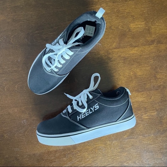 Heelys Other - Heelys Pro 20 Black White HES10393H Size 7 NWT